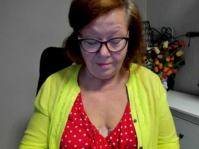 flirty-adele live cam on BongaCams