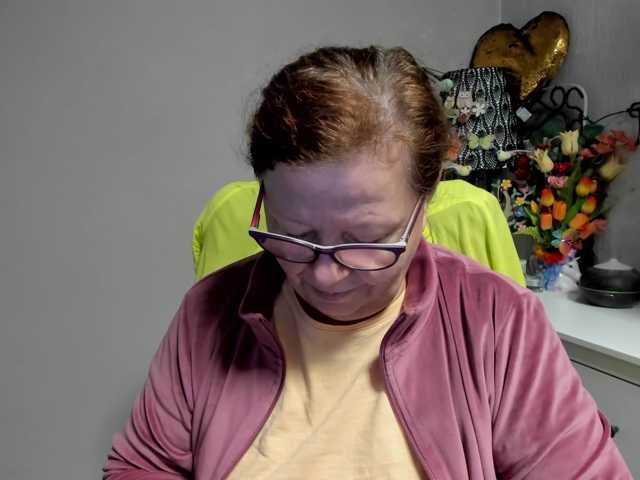flirty-adele live cam on BongaCams