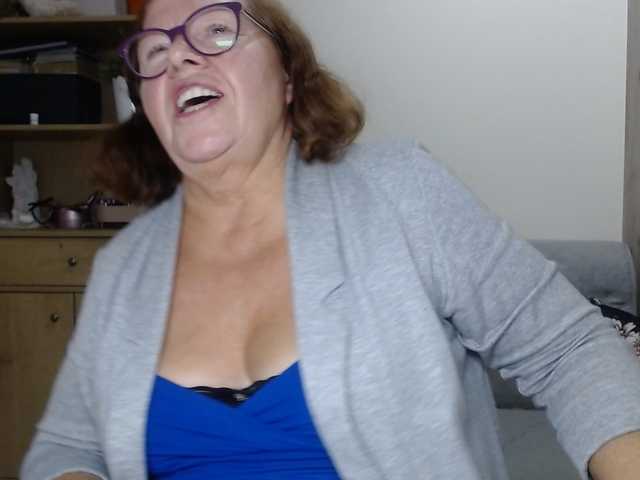 flirty-adele
