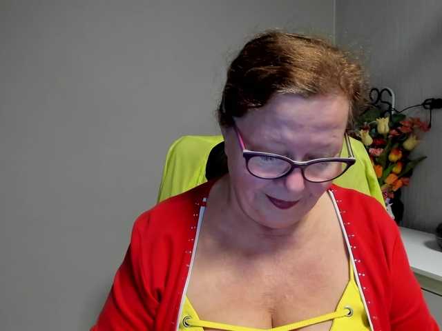 flirty-adele live cam on BongaCams