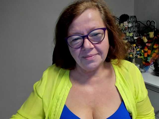 flirty-adele live cam preview