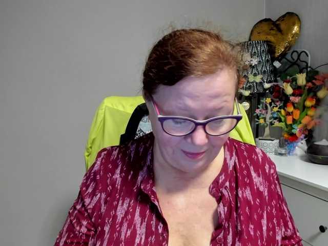 flirty-adele live cam preview