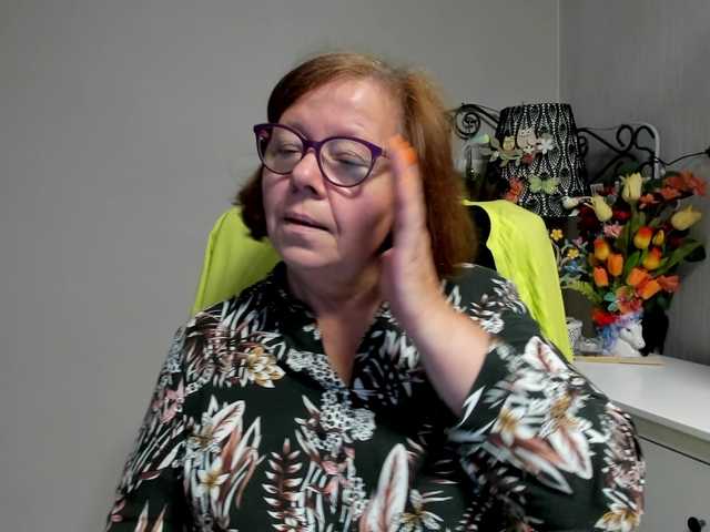 flirty-adele live cam on BongaCams