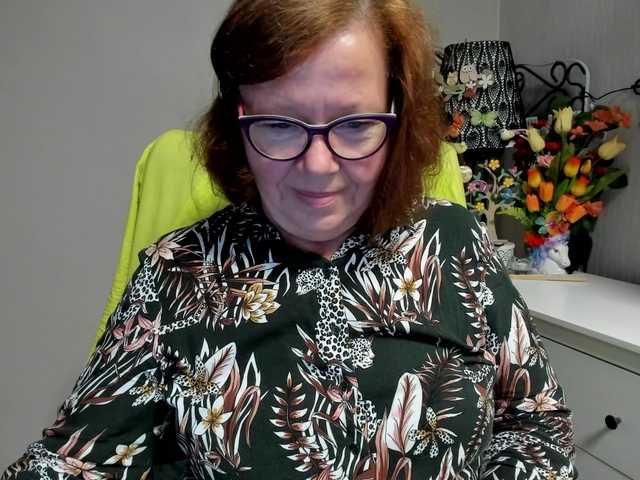 flirty-adele live cam on BongaCams
