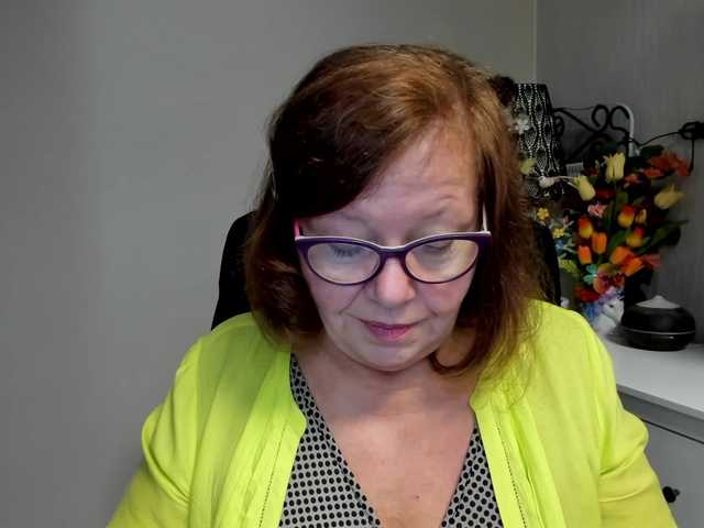 flirty-adele live cam preview