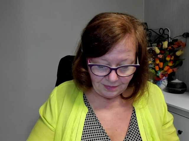 flirty-adele live cam preview