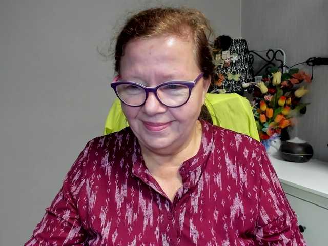 flirty-adele live cam on BongaCams