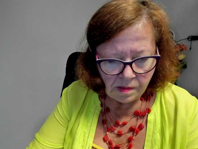 flirty-adele cam belle