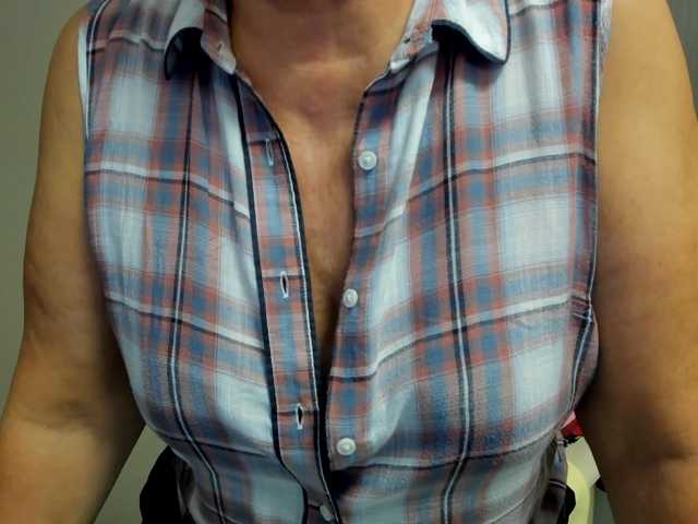flirty-adele live cam on BongaCams