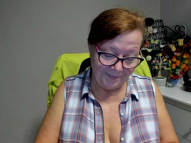 flirty-adele live cam on BongaCams