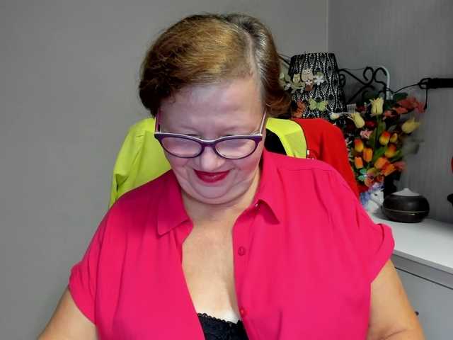 flirty-adele live cam on BongaCams