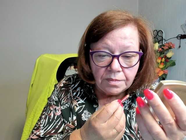 flirty-adele live cam on BongaCams
