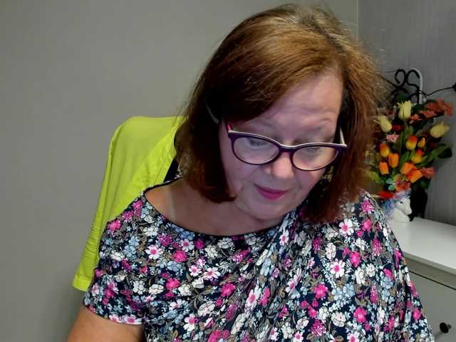 flirty-adele live cam on UnifiedCams