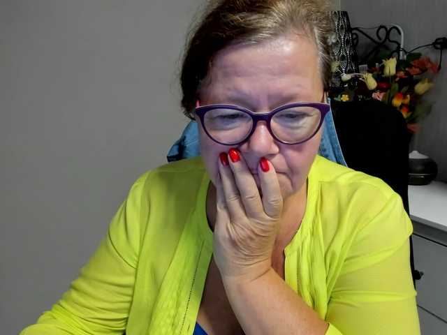 flirty-adele