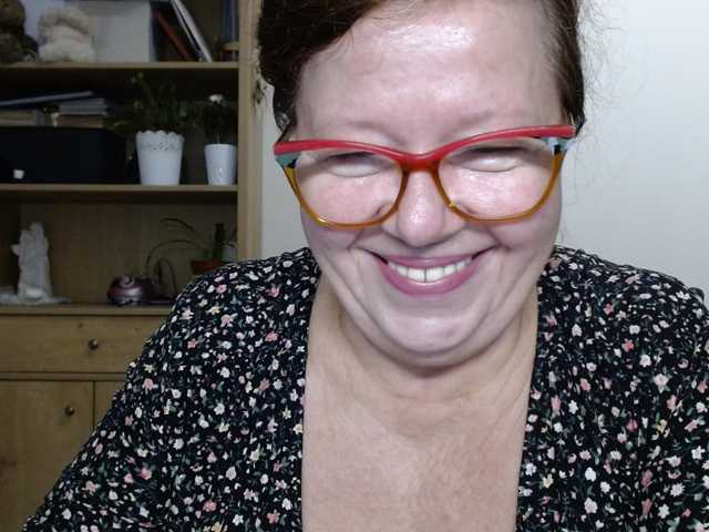 flirty-adele live cam on BongaCams