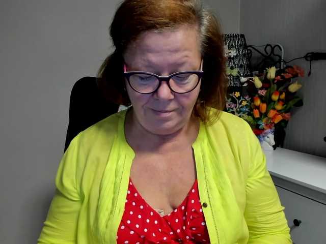 flirty-adele live cam on BongaCams