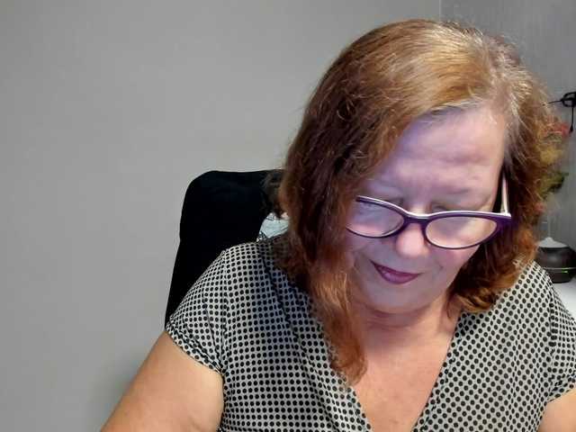 flirty-adele live cam on BongaCams