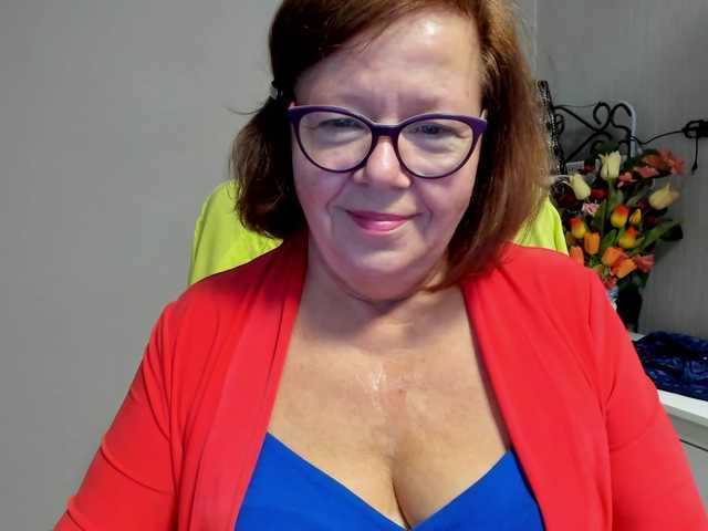 flirty-adele live cam on BongaCams
