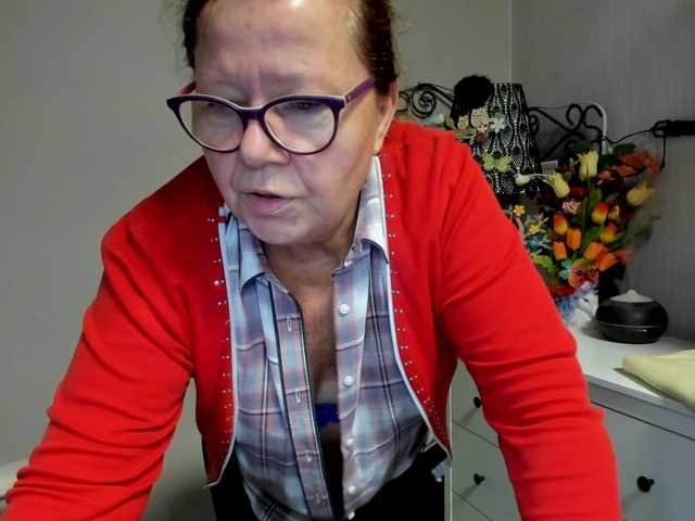 flirty-adele live cam on BongaCams