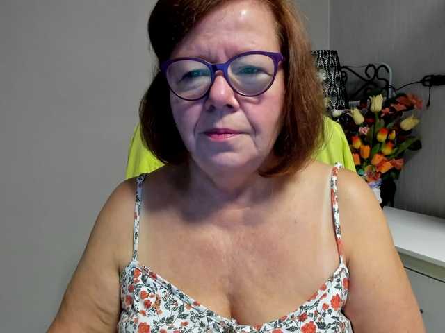 flirty-adele live cam on BongaCams