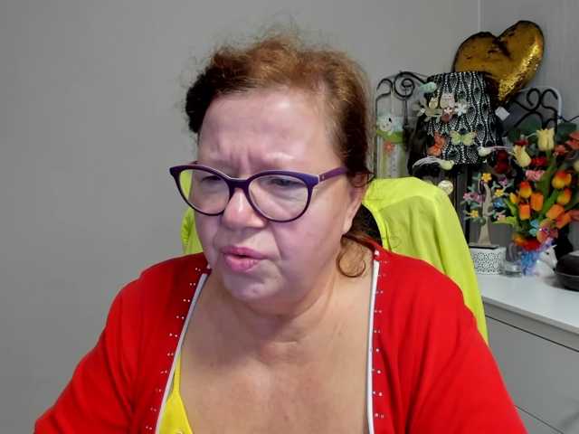 flirty-adele live cam on BongaCams