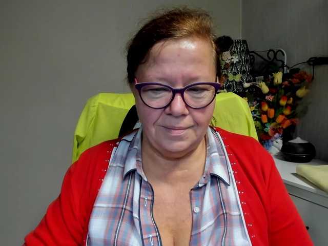 flirty-adele live cam on BongaCams