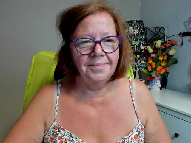 flirty-adele live cam on BongaCams