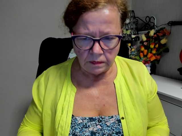 flirty-adele live cam on BongaCams