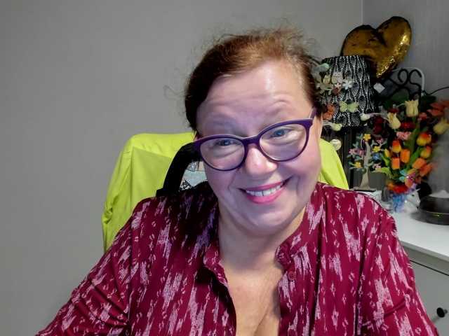 flirty-adele live cam preview