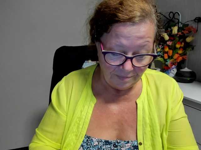 flirty-adele live cam on BongaCams