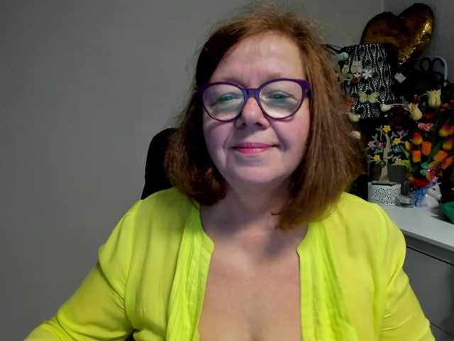 flirty-adele live cam preview