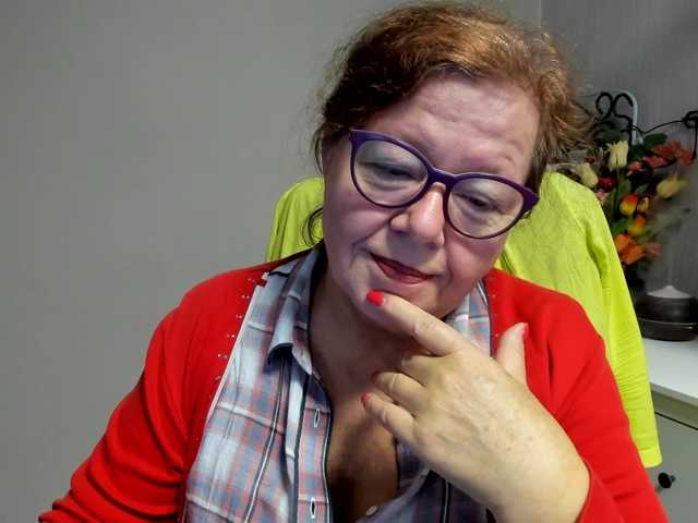 flirty-adele live cam on BongaCams