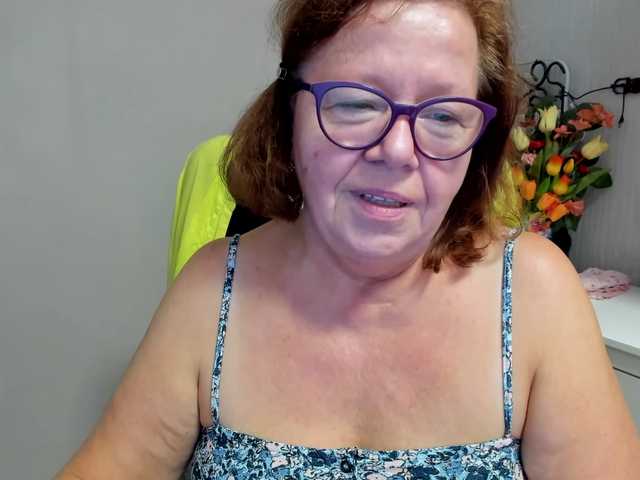flirty-adele live webcam show
