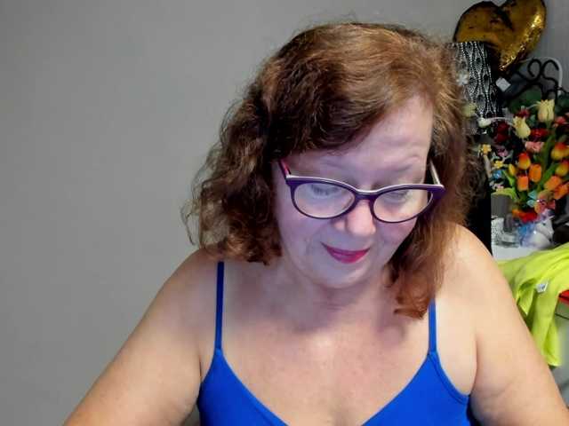 flirty-adele live cam on BongaCams