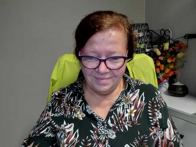 flirty-adele live cam preview