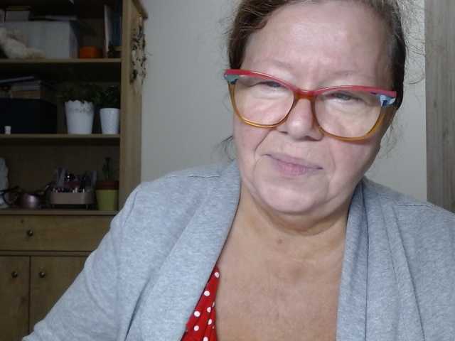 flirty-adele live cam on BongaCams