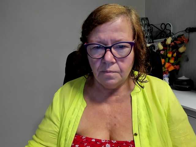 flirty-adele live cam on BongaCams