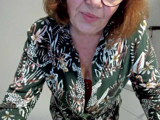 flirty-adele Live Cam on BongaCams