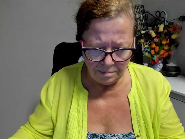 flirty-adele live cam on BongaCams
