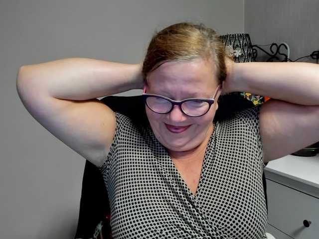 flirty-adele live cam on BongaCams