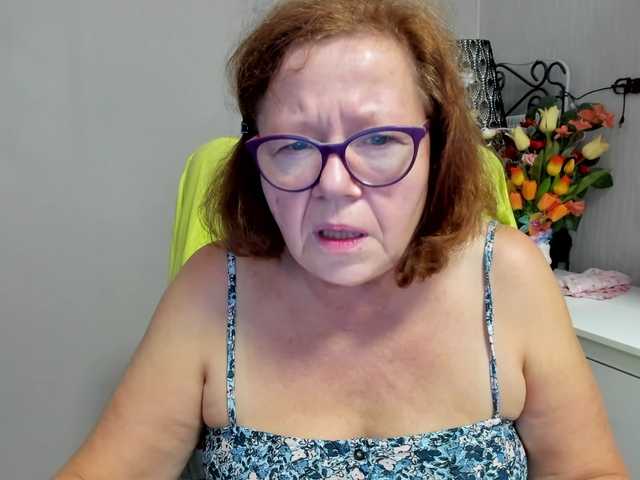 flirty-adele live webcam show