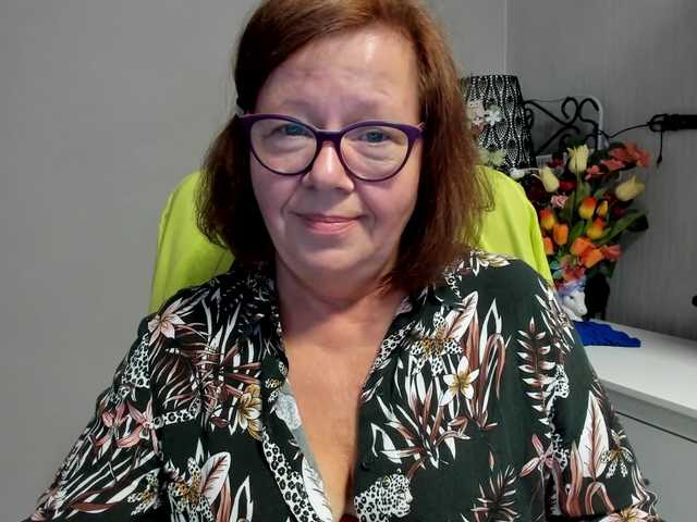 flirty-adele live cam on BongaCams