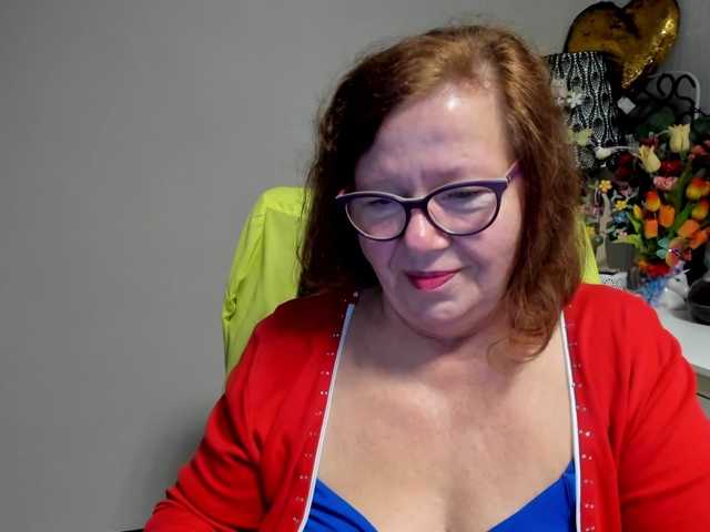 flirty-adele live cam on BongaCams