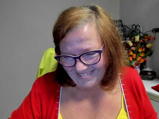 flirty-adele live cam on BongaCams
