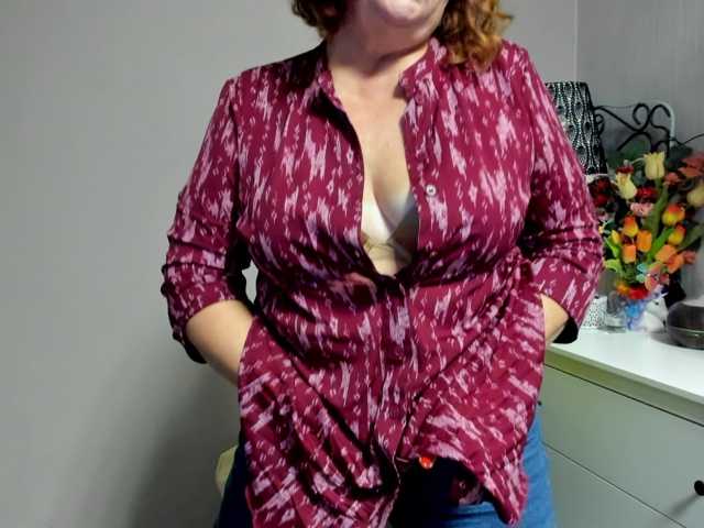flirty-adele live cam preview