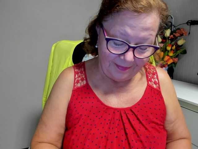 flirty-adele live cam on BongaCams