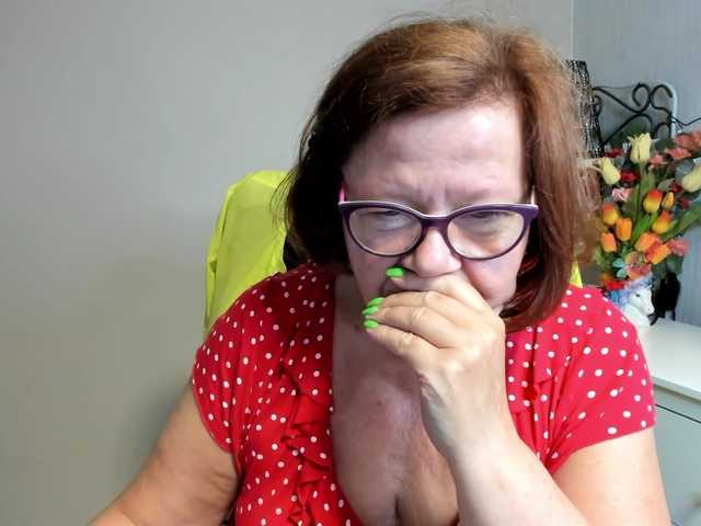 flirty-adele live cam on BongaCams