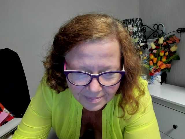 flirty-adele live cam on BongaCams