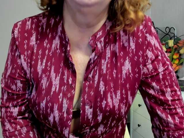 flirty-adele live cam preview