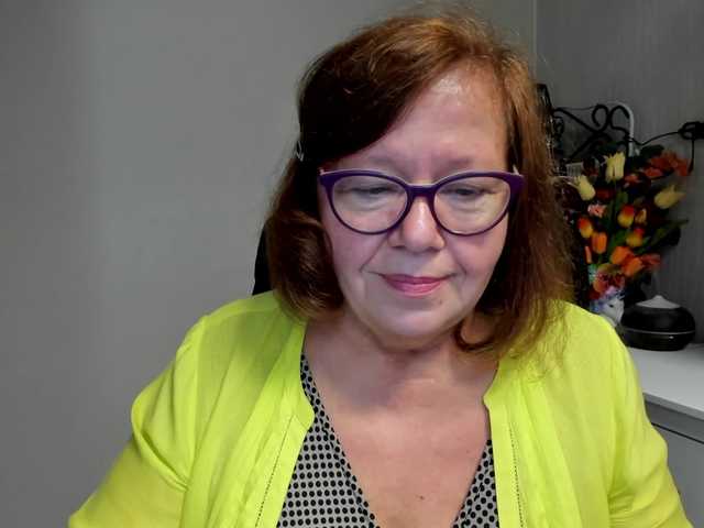 flirty-adele live cam on BongaCams
